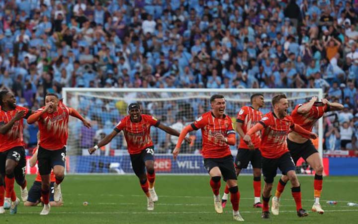 Man United - Luton Town broadcast